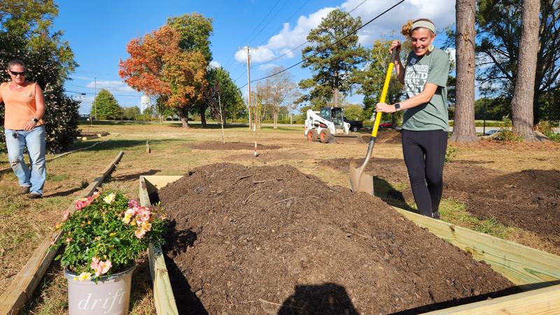 Amanda Karls, ODUGlobal doctoral candidate and Director of Institutional Effectiveness and Compliance at the University of South Carolina Upstate, has built a thriving food forest on her campus that serves as both a community resource and the inspiration for her dissertation on sustainability in higher education. 