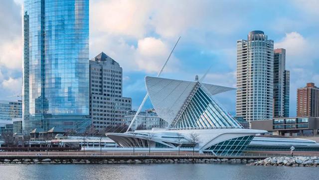 Photo of Northwestern Mutual building in Milwaukee