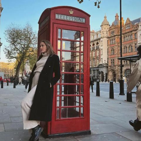 Zara Kelly phone booth