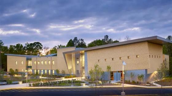 Higher education building in Dahlgren